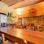 In With Pool And Wine Tasting *