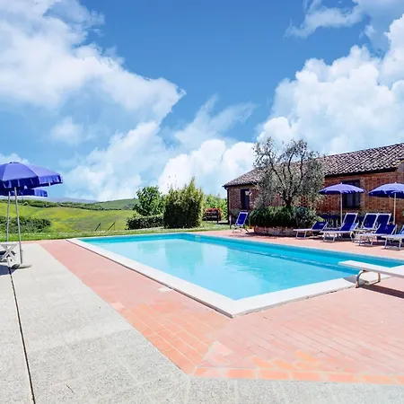 In With Pool And Wine Tasting