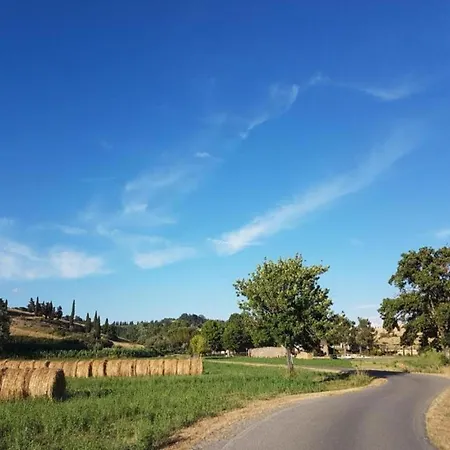דירה In With Pool And Wine Tasting